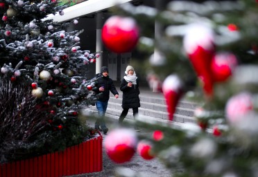 ВЦИОМ: Москвичи положительно оценивают новогоднее оформление столицы