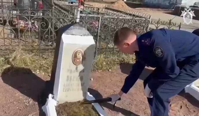 В Сольцах возбуждено уголовное дело по факту повреждения воинского захоронения