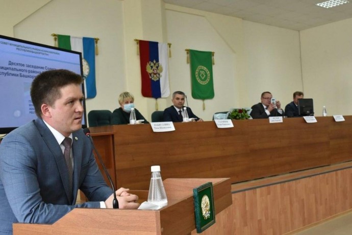 Владимир Путин наградил главу Аскинского района Башкирии Владимир Путин наградил главу Аскинского района Башкирии