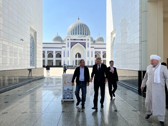 Радий Хабиров высоко оценил туристический потенциал Таджикистана