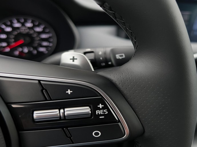 Регулярная чистка руля снижает риск появления липкого налёта