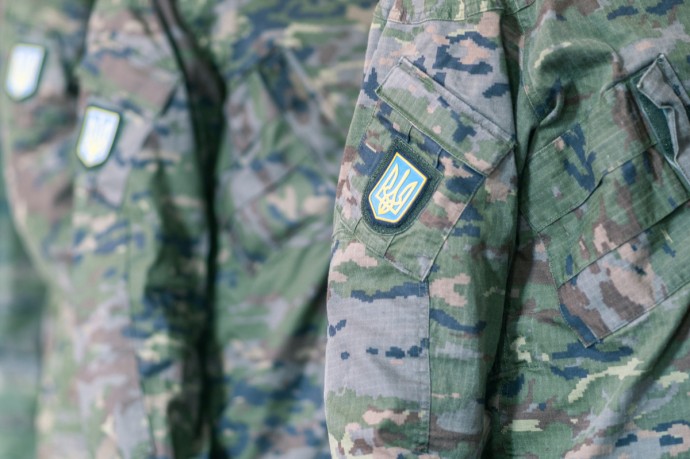 Боец рассказал, что ВСУ стреляют в своих солдат за попытки оставить позиции в окруженном городе