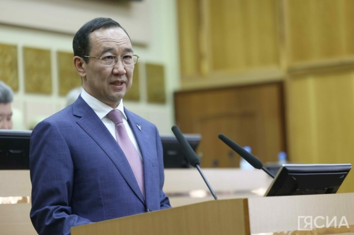 Глава Якутии поздравил юристов с профессиональным праздником