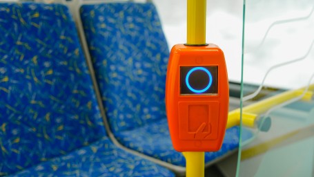 С начала года петербуржцы пополнили проездные билеты 745 тысяч раз