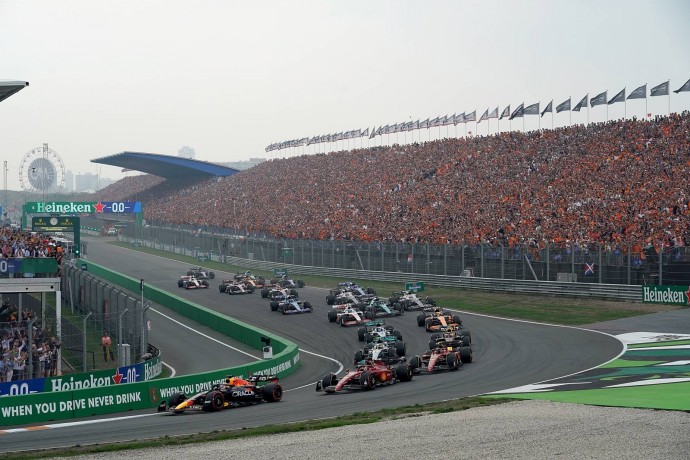 Джордж Расселл выиграл Гран-при Канады Джордж Расселл выиграл Гран-при Канады