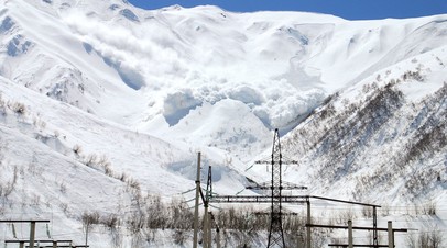 Попавший под лавину на Камчатке геолог находится в состоянии средней тяжести Попавший под лавину на Камчатке геолог находится в состоянии средней тяжести