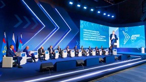 Марат Хуснуллин дал старт движению по ряду автомобильных участков на специализированной выставке «Дорога-2025»