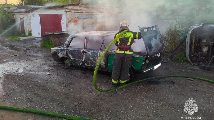 За сутки в Туле сгорели грузовик и легковушка