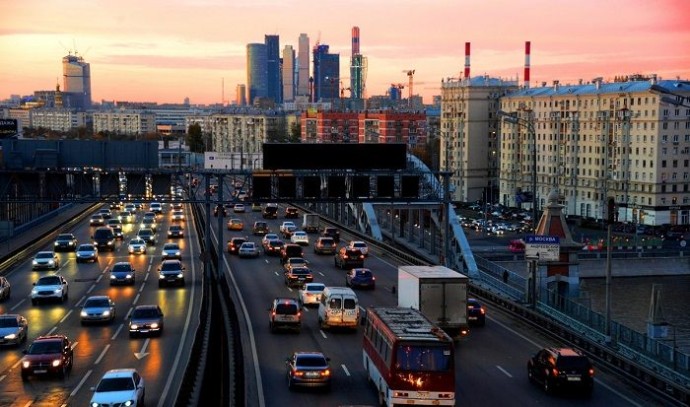 Дептранс Москвы: каждое второе нарушение ПДД в городе связано с превышением скоростного режима