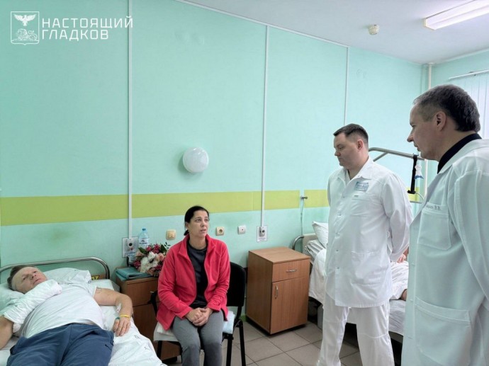 Вячеслав Гладков навестил пострадавших от атак ВСУ белгородцев Вячеслав Гладков навестил пострадавших от атак ВСУ белгородцев