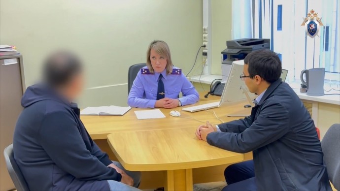 СК: Главу Лужского района Ленобласти подозревают во взятке в миллион рублей