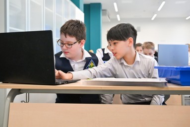 Столичные школьники смогут отправлять друг другу виртуальные подарки в «МЭШ»