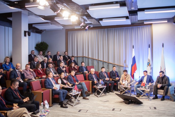 В Центре взаимодействия и коммуникаций в строительстве прошла стратегическая сессия для представителей региональных строительных комплексов субъектов Российской Федерации