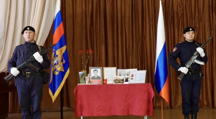 В Магнитогорске почтили память героя В Магнитогорске почтили память героя