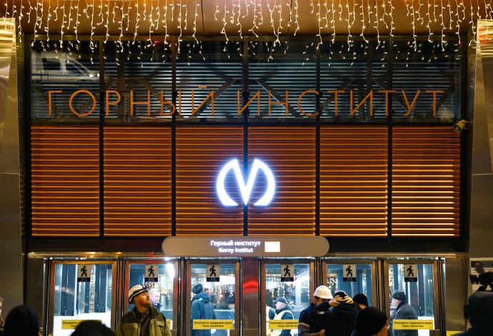 В метро Петербурга усилили меры безопасности по провозу электронных устройств
