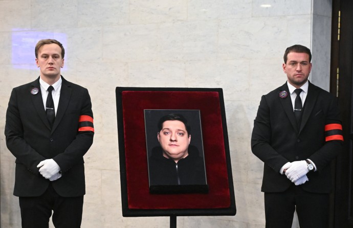 В Москве прошла церемония прощания с актером Романом Поповым В Москве прошла церемония прощания с актером Романом Поповым