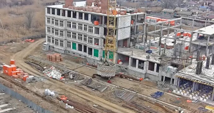 В Астрахани продолжается строительство новой школы