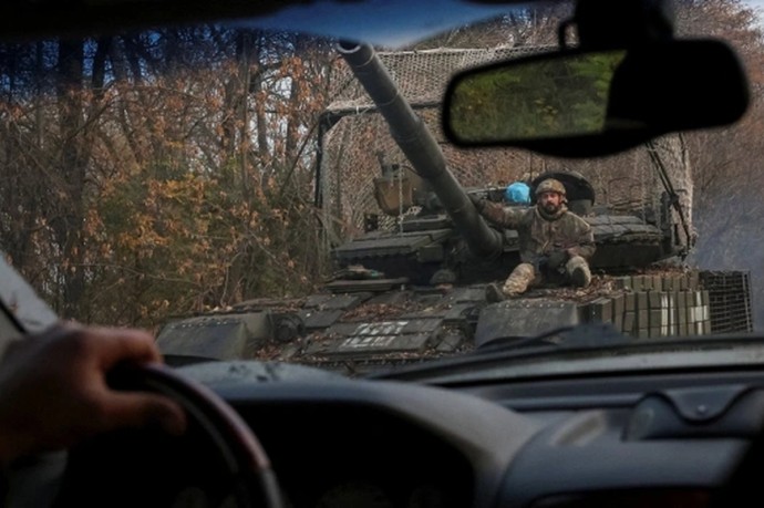 Минобороны РФ получило приказ Путина обеспечить проезд иностранных СМИ в зону окружения ВСУ