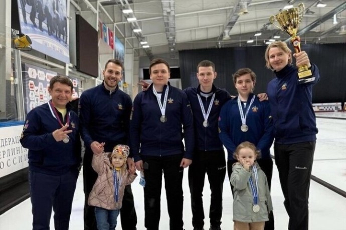 Сочинские кёрлингисты завоевали серебро чемпионата России