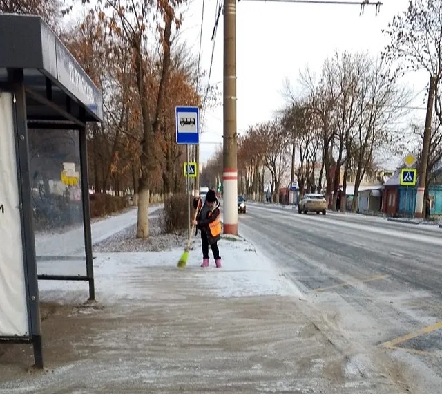 На дорогах Саранска ночью 21 ноября работали 34 единицы специализированной техники На дорогах Саранска ночью 21 ноября работали 34 единицы специализированной техники