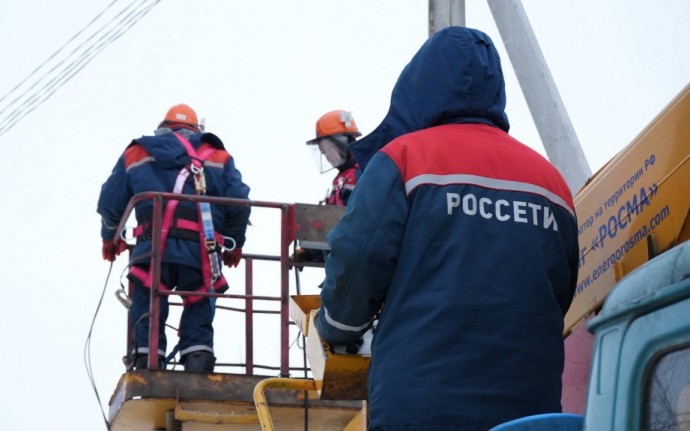 В Ярославской области устраняют последствия урагана на электросетях
