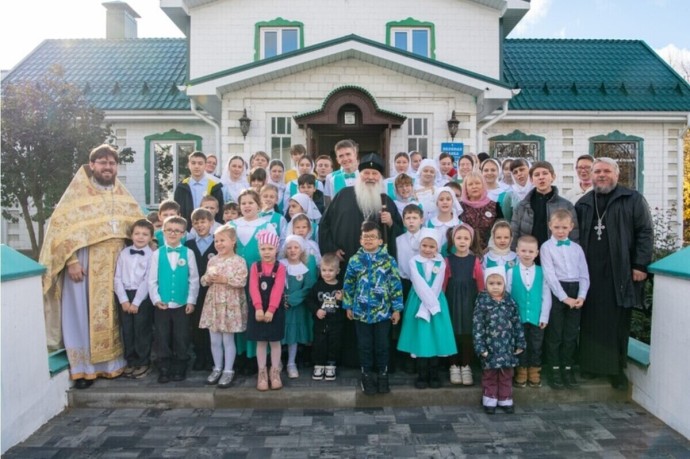 Митрополит Тихон возглавил Божественную Литургию в воскресной школе Иверского храма Орла Митрополит Тихон возглавил Божественную Литургию в воскресной школе Иверского храма Орла