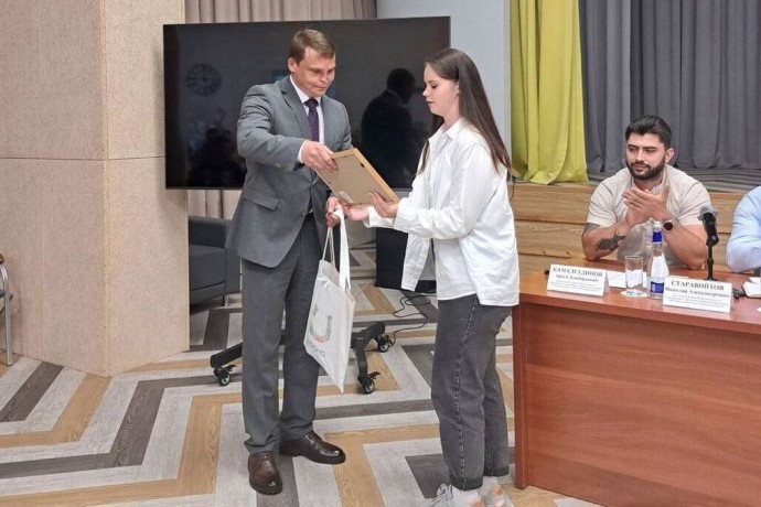 Тосненским детям вручили призы за отличное знание ПДД