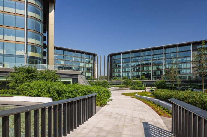 В Москве завершились работы по благоустройству территории делового квартала «Сколково Парк»