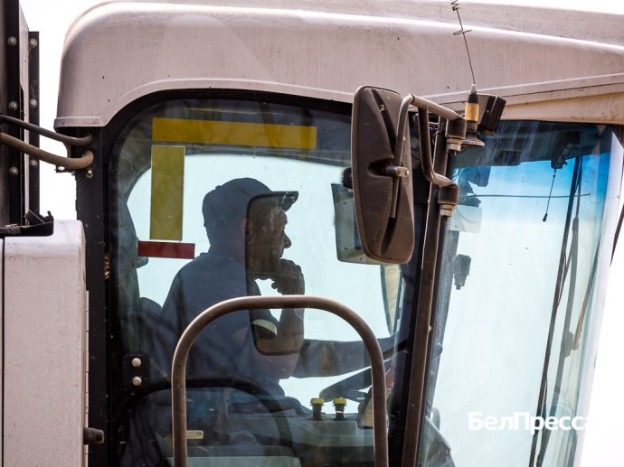 Вячеслав Гладков поручил наградить белгородских аграриев