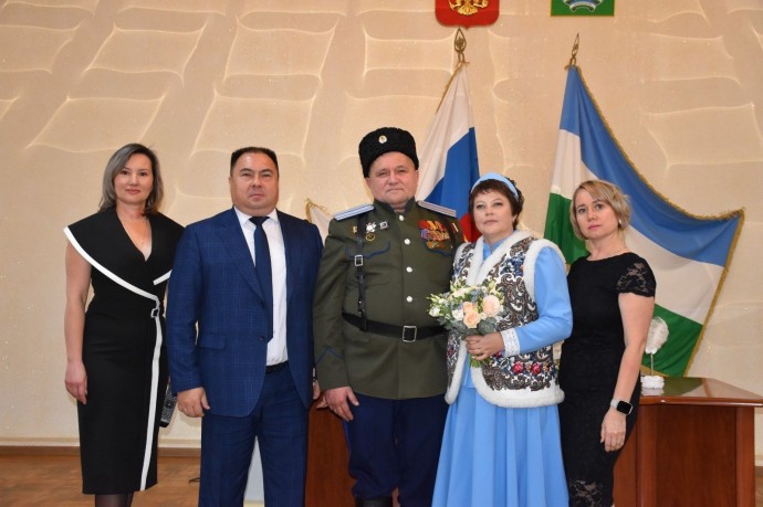 В Башкирии прошла свадьба в казачьих традициях В Башкирии прошла свадьба в казачьих традициях