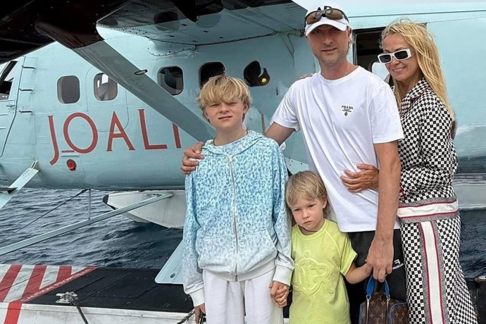 Пятилетний Арсений Плющенко повторил танец своего звездного отца Пятилетний Арсений Плющенко повторил танец своего звездного отца