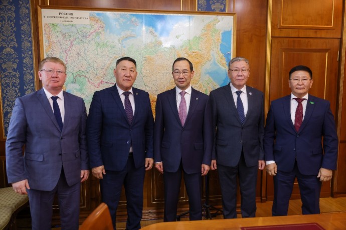 Айсен Николаев поставил задачи перед избранными главами районов Якутии Айсен Николаев поставил задачи перед избранными главами районов Якутии