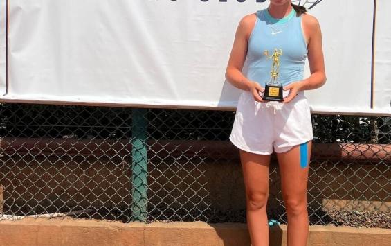 Курянка Арина Малыгина завоевала серебро на теннисном турнире в Египте Курянка Арина Малыгина завоевала серебро на теннисном турнире в Египте