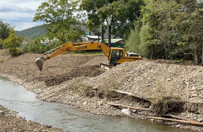 Расчистка рек Приморья: пройдено 120 километров береговой линии Расчистка рек Приморья: пройдено 120 километров береговой линии