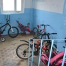 В Госдуме напомнили о штрафах за коляски и велосипеды в подъездах
