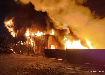 Четыре машины сгорели в гаражном боксе в Приамурье