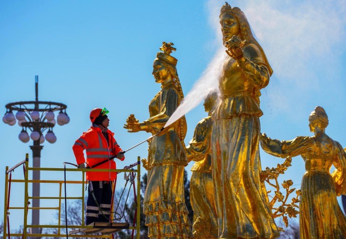 Фонтаны на территории ВДНХ подготовлены к зиме Фонтаны на территории ВДНХ подготовлены к зиме