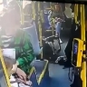 Маленькая девочка выпала из коляски в автобусе на Васильевском острове