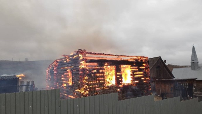 В Башкирии в сгоревшем доме обнаружили труп