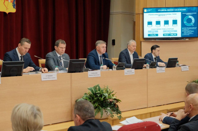 Спикер Заксобрания Кировской области Роман Береснев: После публичных слушаний продолжим обсуждение бюджета в рамках парламентской сессии