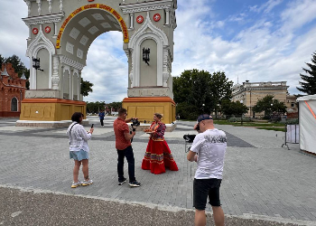 В Благовещенске начались съемки телешоу «Поедем, поедим!»(16+)