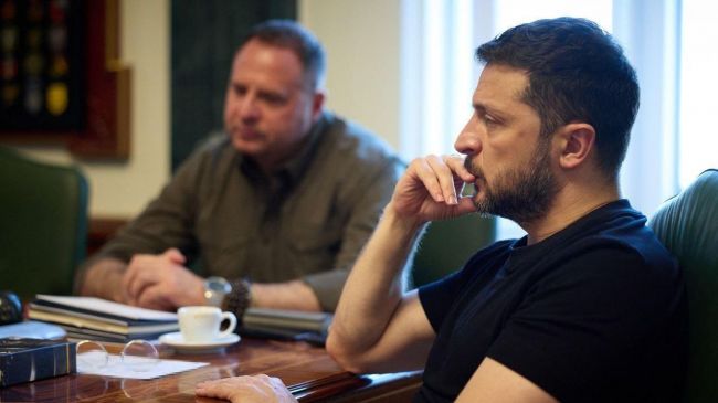 Зеленского отправят в отставку вслед за Ермаком — сенатор Зеленского отправят в отставку вслед за Ермаком — сенатор