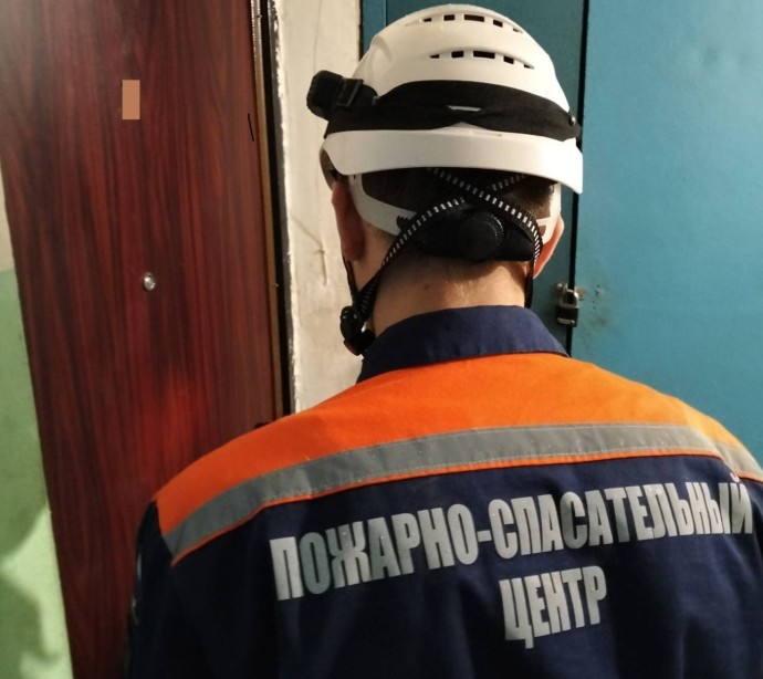 Пензенские спасатели вскрыли квартиру на улице Попова