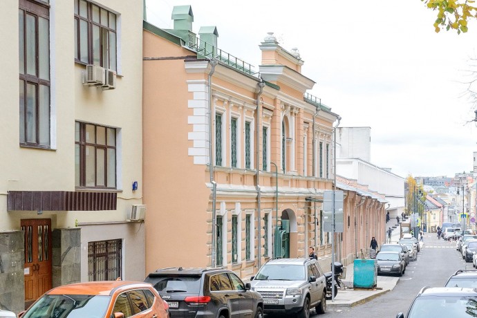 Город выставит на торги помещение в доходном доме Трындиных