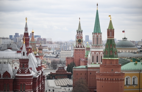 В ОП предложили запретить использование электросамокатов на Красной площади