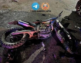 В Уфе женщина за рулем автомобиля сбила подростка на мотоцикле