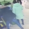 В Курске полиция разыскивает мужчину, который беспричинно ударил подростка
