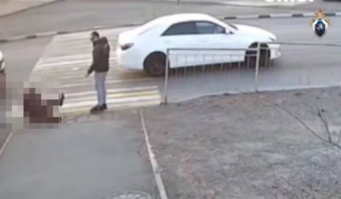 СК Приморья взялся за водителя, избившего пенсионера