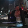 В Сеть попало видео неадекватного поведения мужчины на дороге в Благовещенске