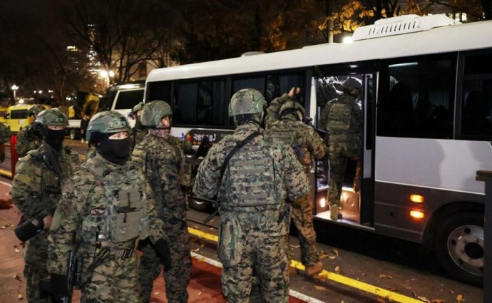 Экс-министра обороны Южной Кореи арестовали по подозрению в госизмене